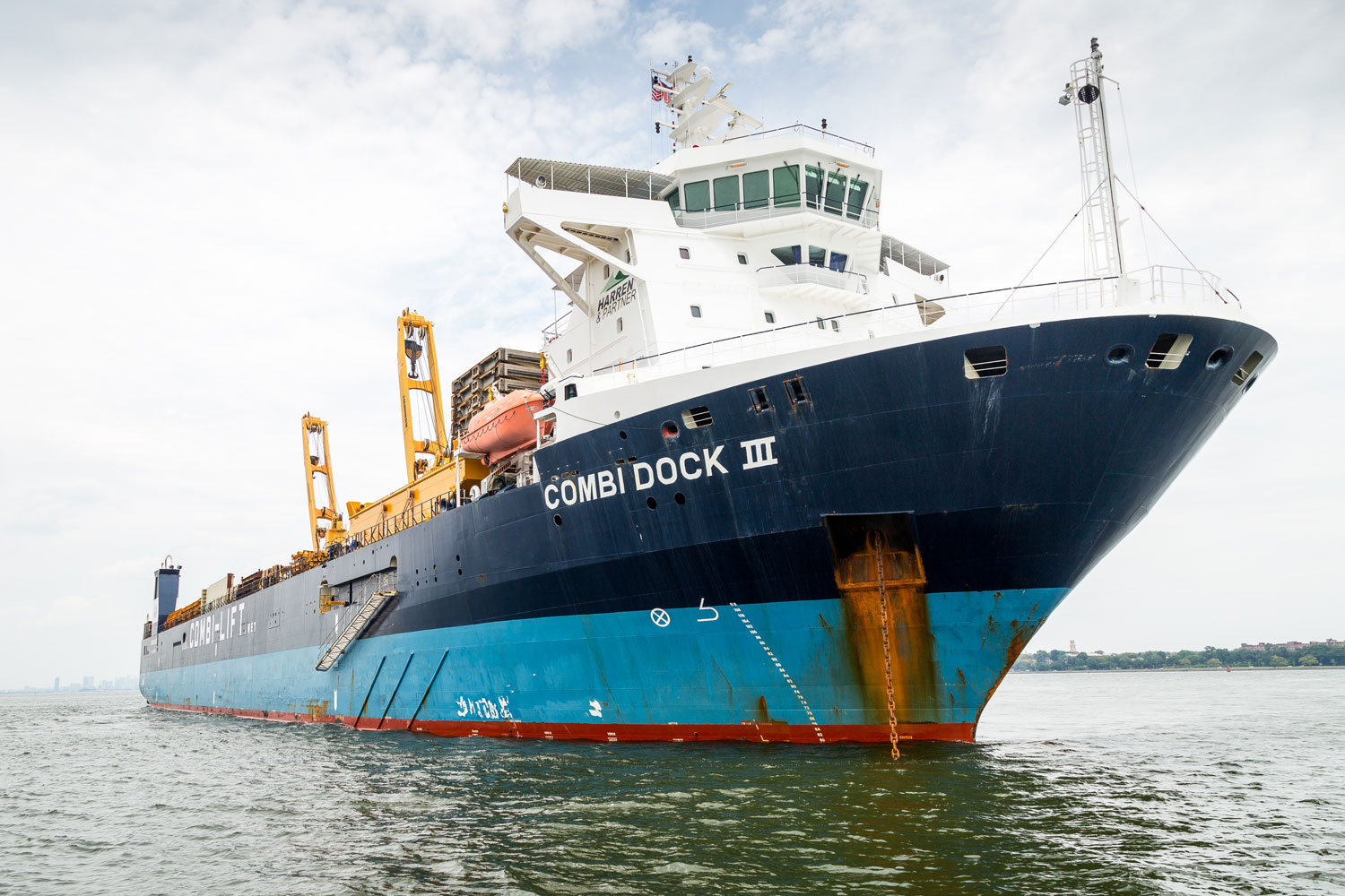 Combi Dock 3 Schiff holt Viermastbark Peking nach Hause