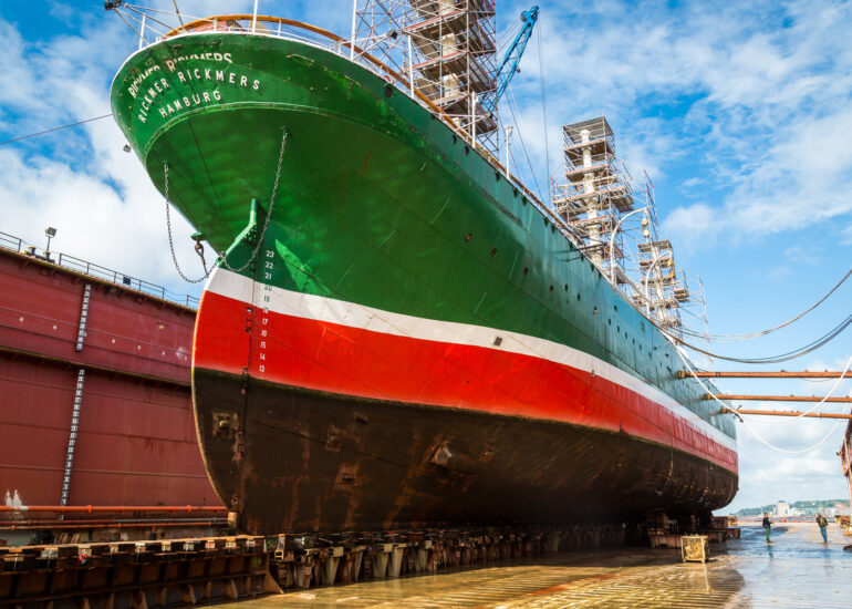 Das Museumsschiff Rickmer Rickmers in der Werft in Hamburg bei Blohm und Voss